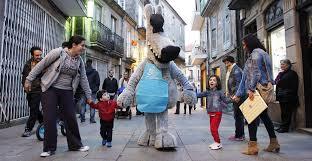 Orbil recorre las calles de Pontevedra en el XV Salón do Libro