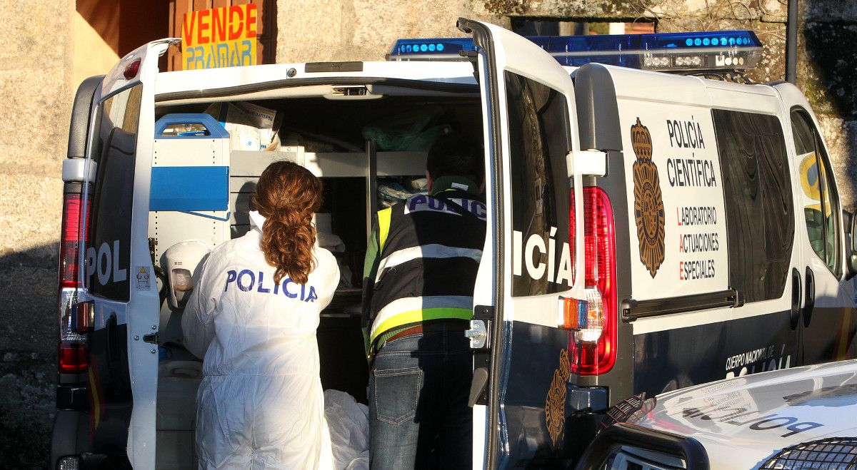 Rexistro policial na propiedade de Julio Araújo en San Mauro