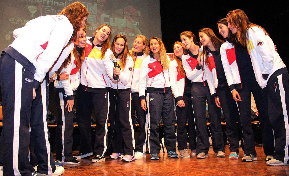 Acto de la Selección Española de Waterpolo con escolares de Pontevedra