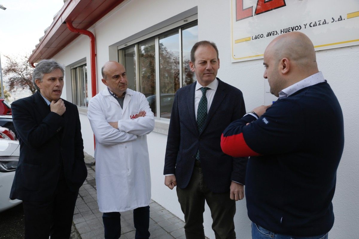 Visita del director del Igape a la empresa Lago Aves