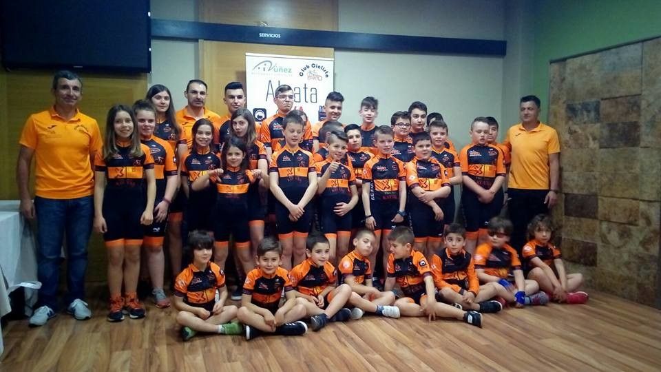 Presentación de los equipos BTT y Mini BTT del Club Ciclista Farto