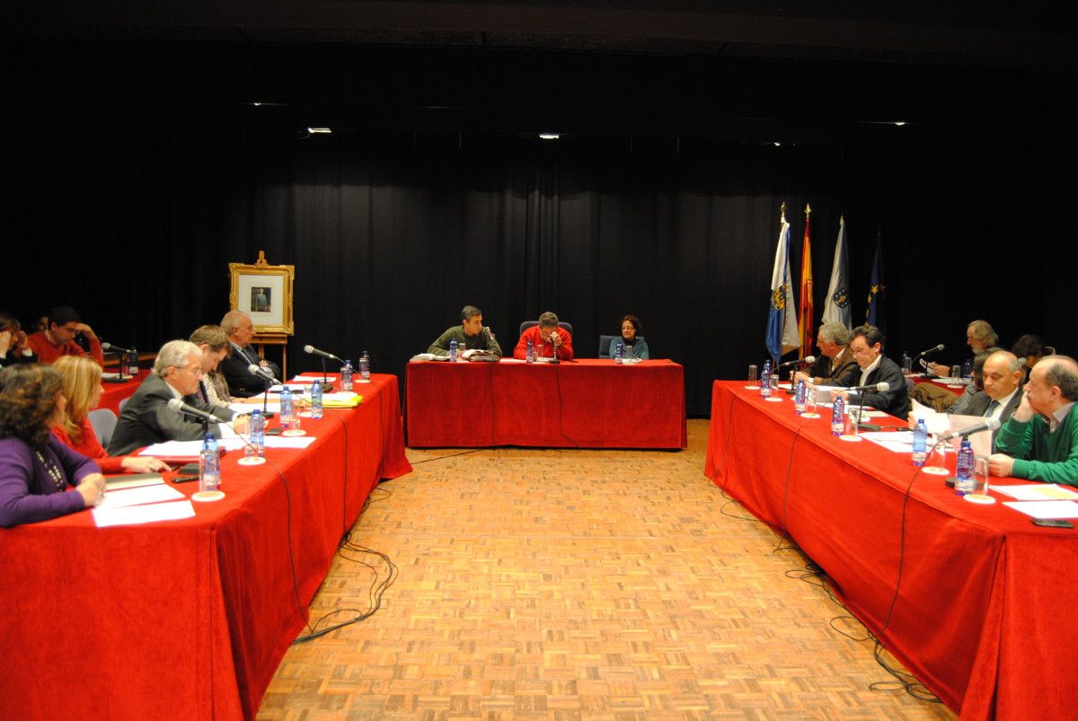 Pleno municipal en el Teatro Principal de Pontevedra