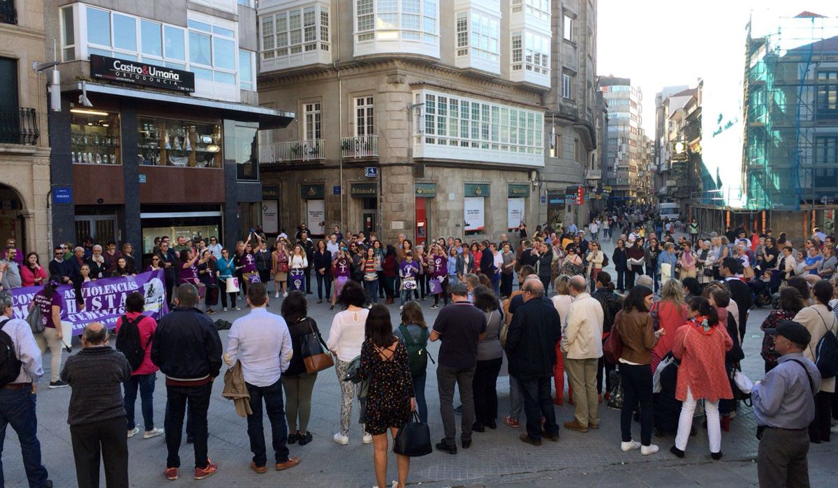 Concentración para reclamar fondos para la lucha contra la violencia machista