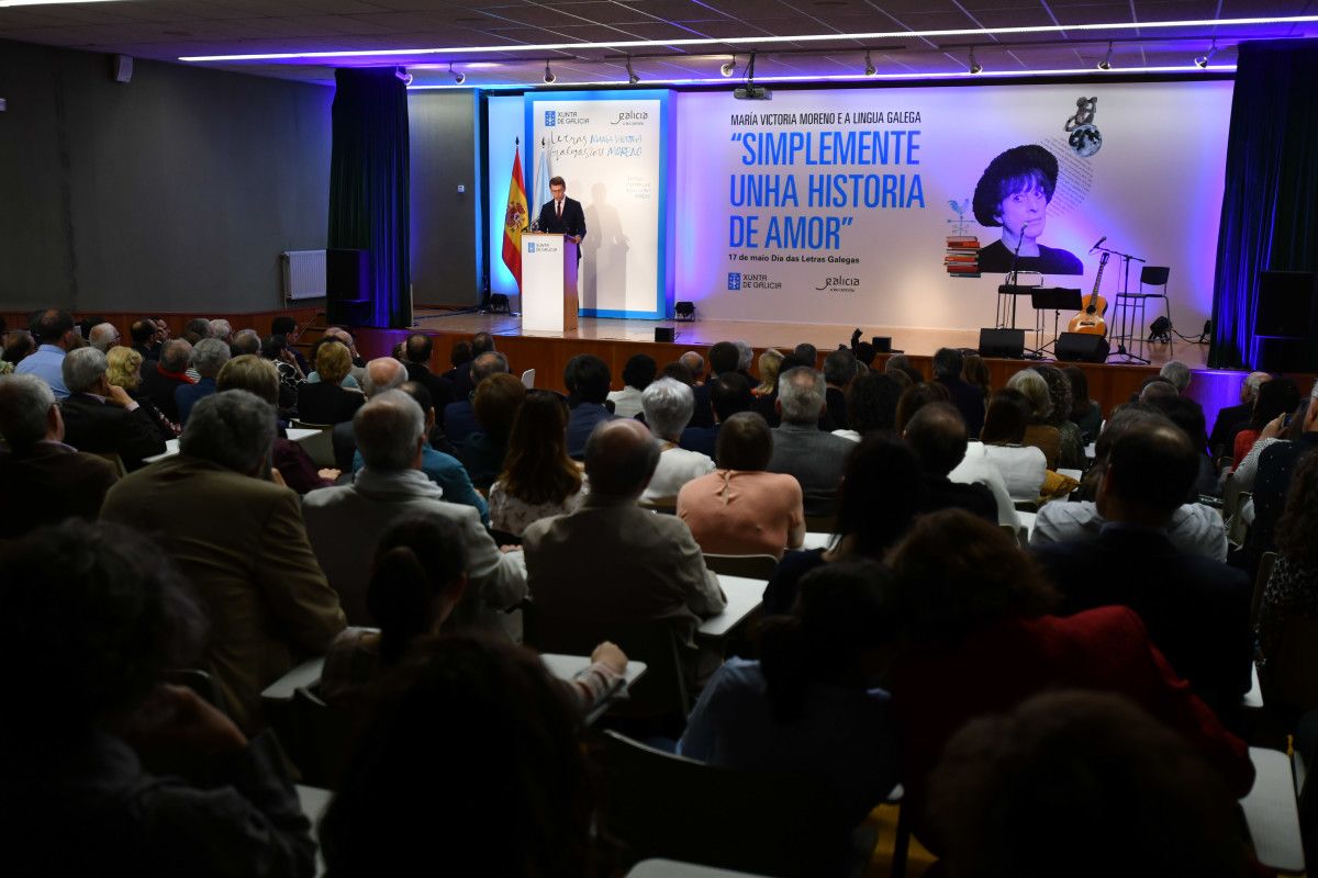 Acto del Día das Letras Galegas de María Victoria Moreno en el IES Torrente Ballester