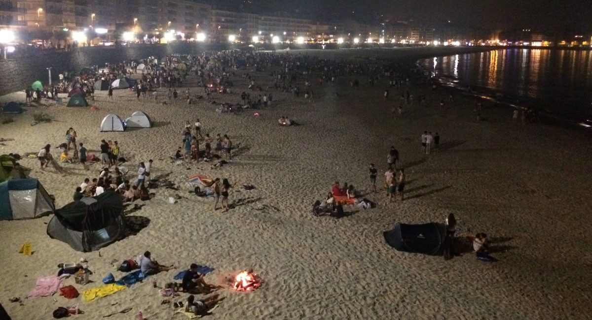 Playa de Silgar en la noche de San Juan