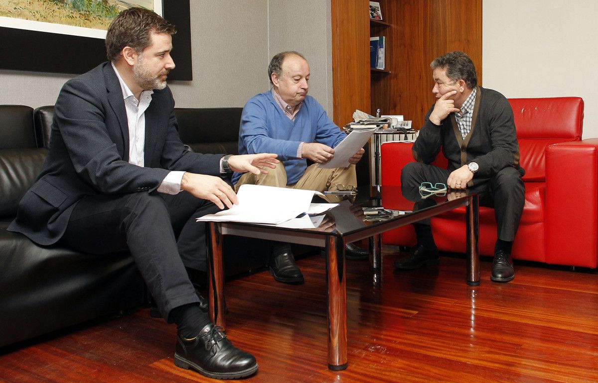 Jacobo Moreira (PP), Antón Louro (PSOE) y Miguel Anxo Fernández Lores (BNG)