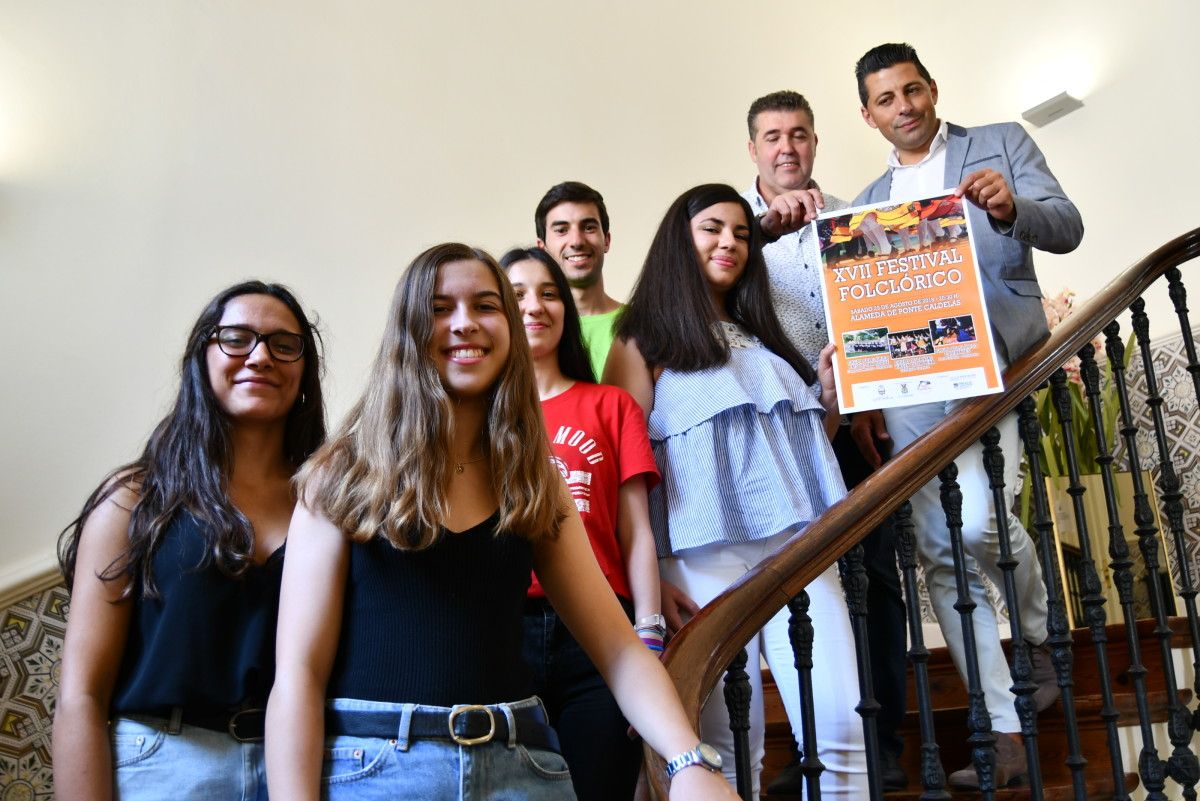 Presentación del Festival Folclórico de Ponte Caldelas