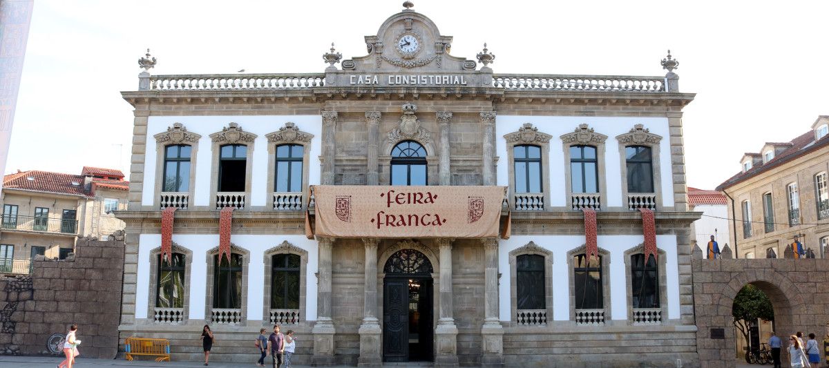 Preparación de los decorados de la Feira Franca