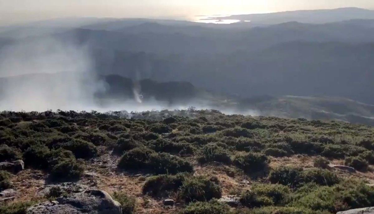 Área quemada por el incendio de un aerogenerador en Monte Cando