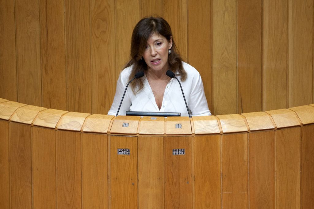 La conselleira Bea Mato en el Parlamento