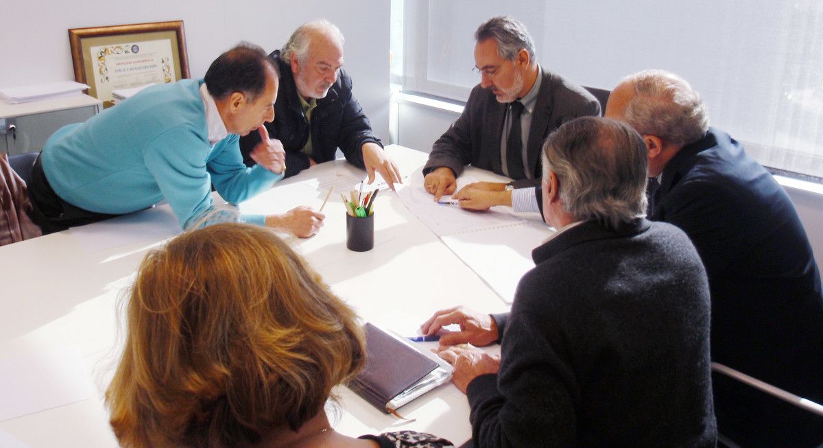 Reunión de Cores Tourís con vecinos de Curro