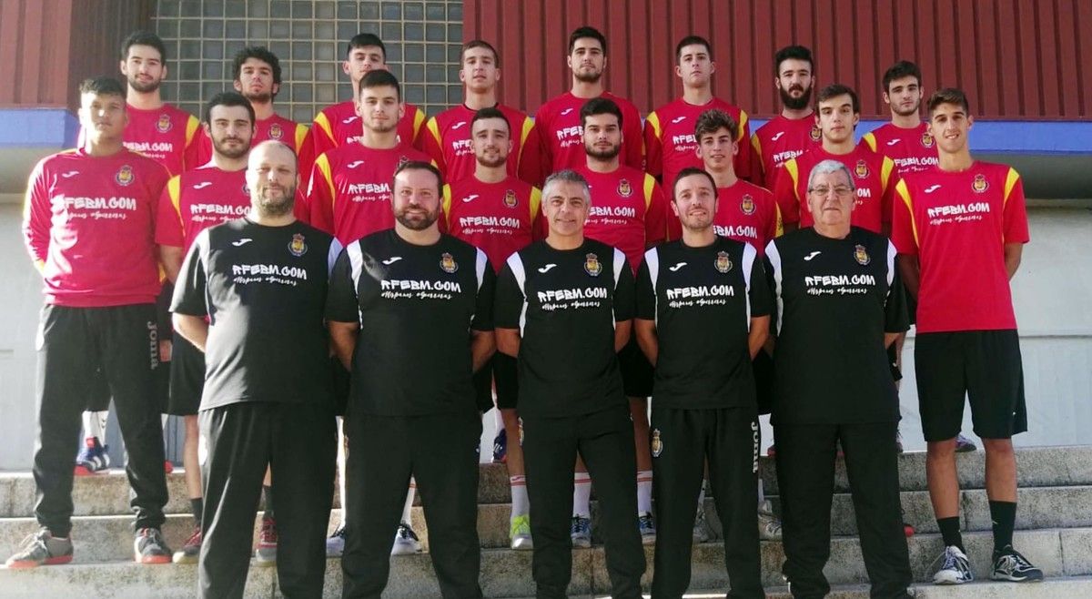 Selección Española Júnior de balonmano durante una concentración