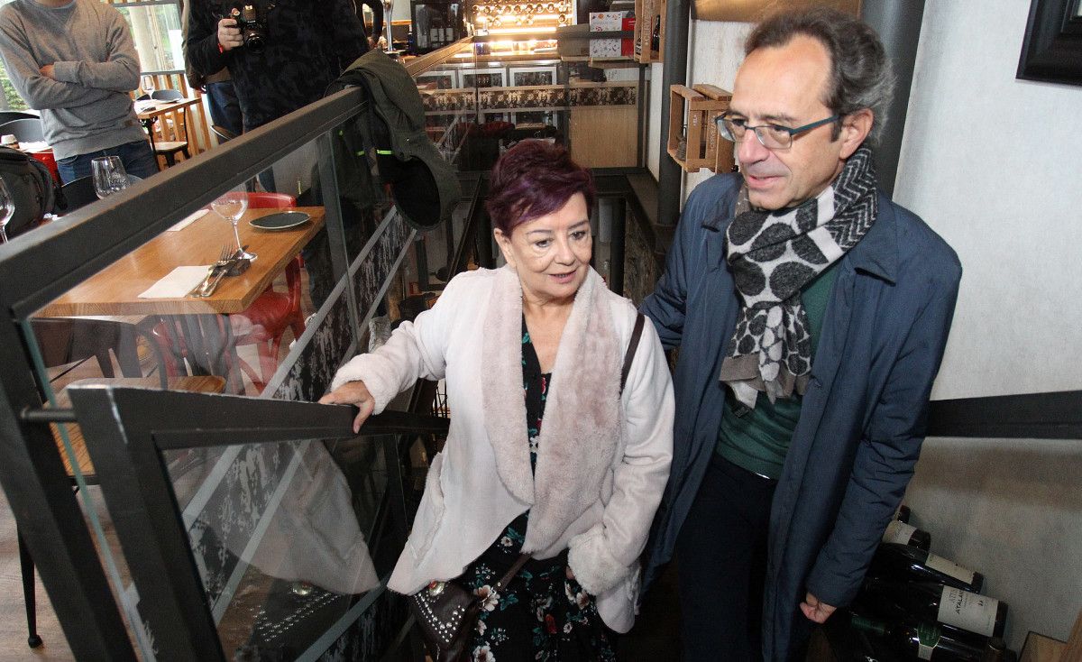 Luis Rei y Teresa Casal en la cafetería Savoy