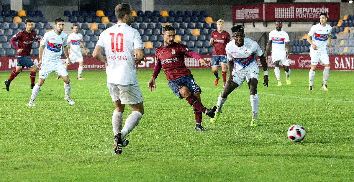 Partido entre Pontevedra y Langreo en la Copa RFEF