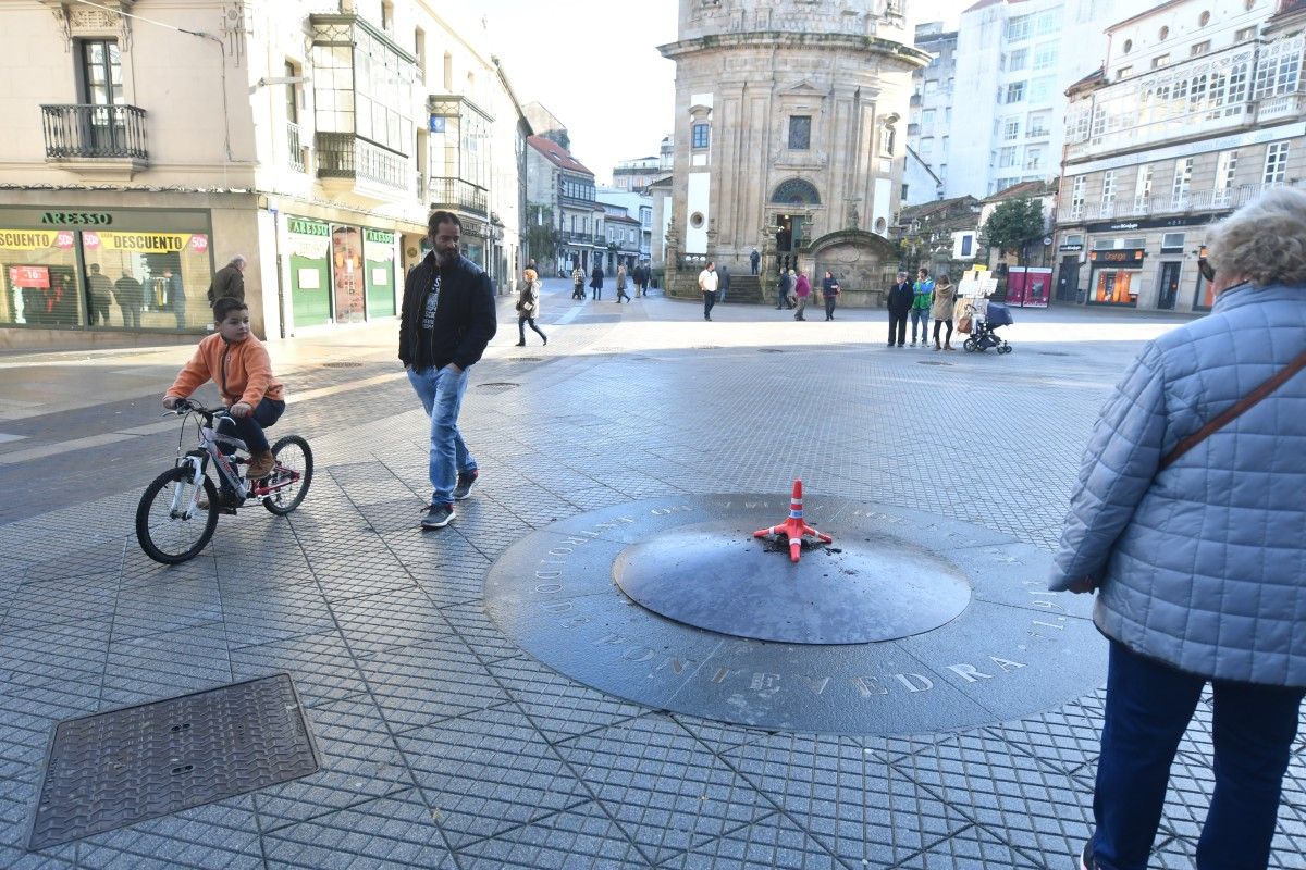 Praza da Peregrina sin la escultura del Loro Ravachol