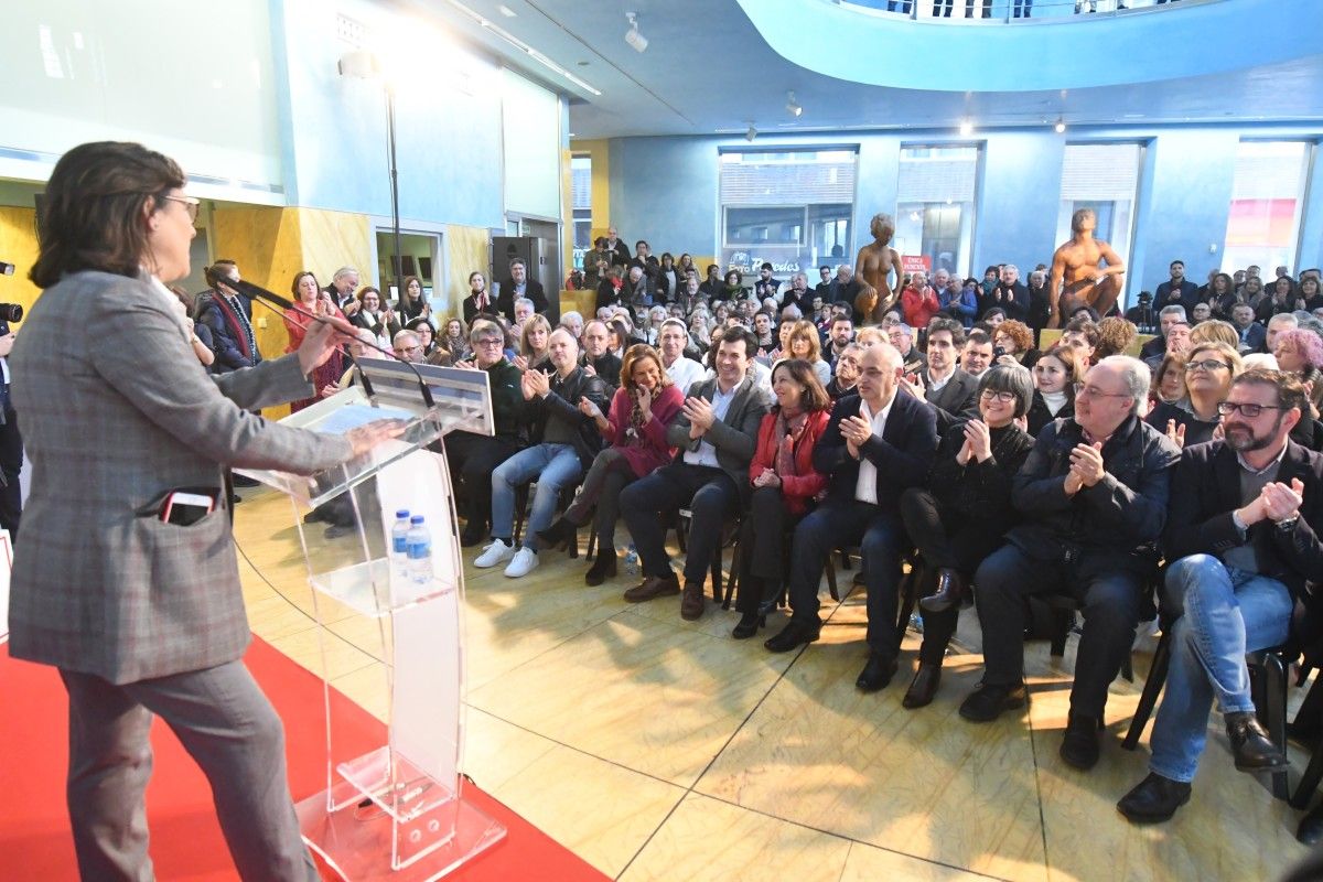 Margarita Robles participa en un encuentro con la ciidadanía del PSOE de Pontevedra en Afundación