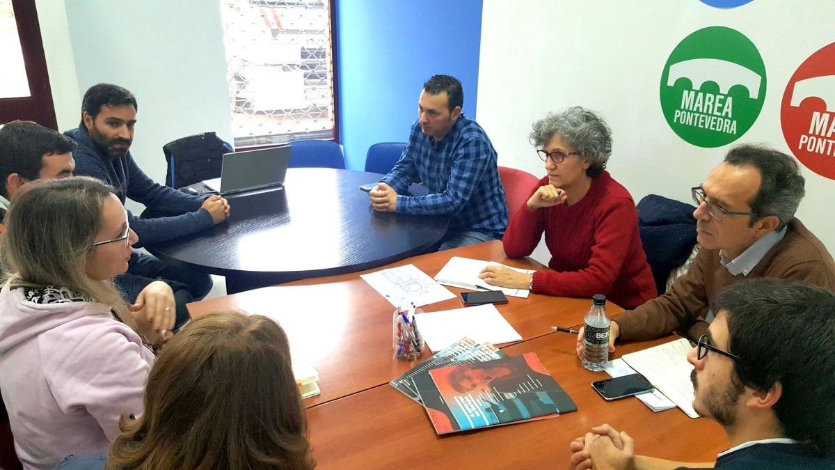 Reunión de la eurodiputada Lidia Senra con la Plataforma vecinal Non á ampliación da depuradora dos Praceres