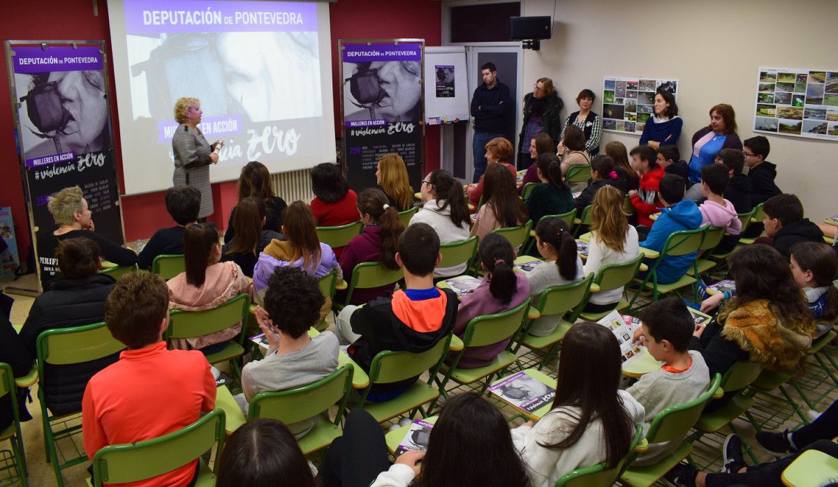 "Mulleres en Acción. Violencia Zero"  con el alumnado de 2º de la ESO del CPI del Toural 