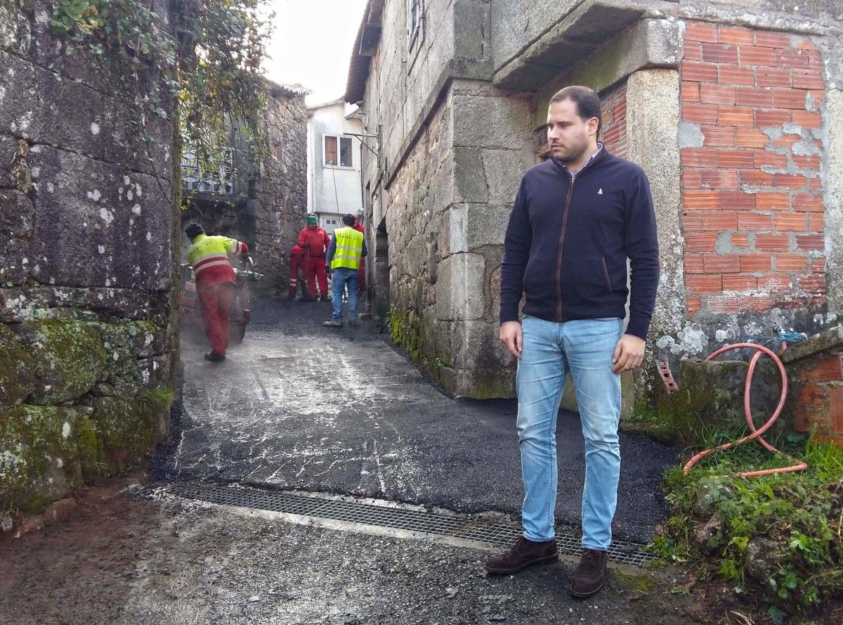 Jorge Cubela en una visita a la zona de Quireza