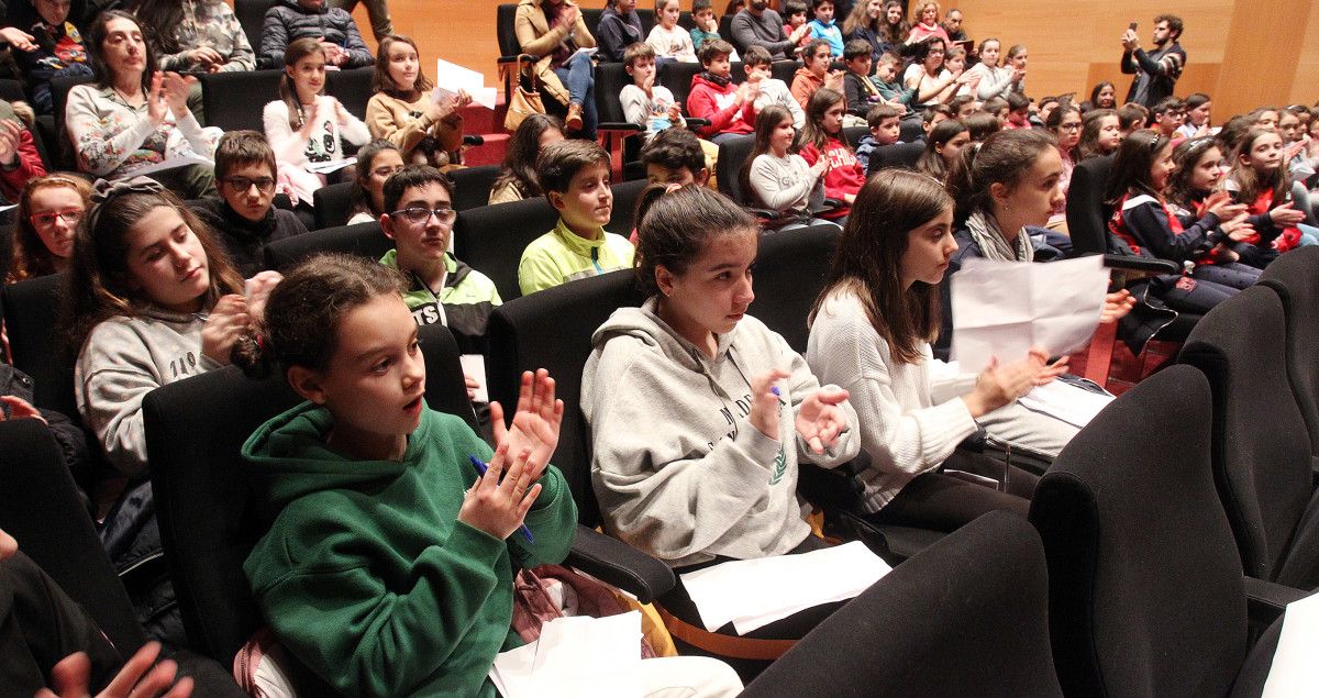 Videoconferencia para escolares de la astrofísica Begoña Vila en el Pazo da Cultura