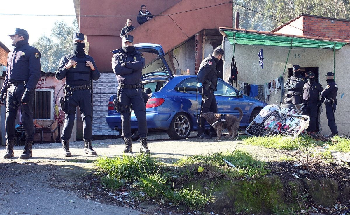 Redada de la Policía Nacional en O Vao de Arriba