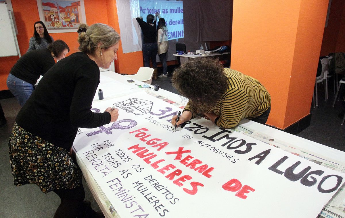 Obradoiro de pancartas para a mobilización feminista do 8M