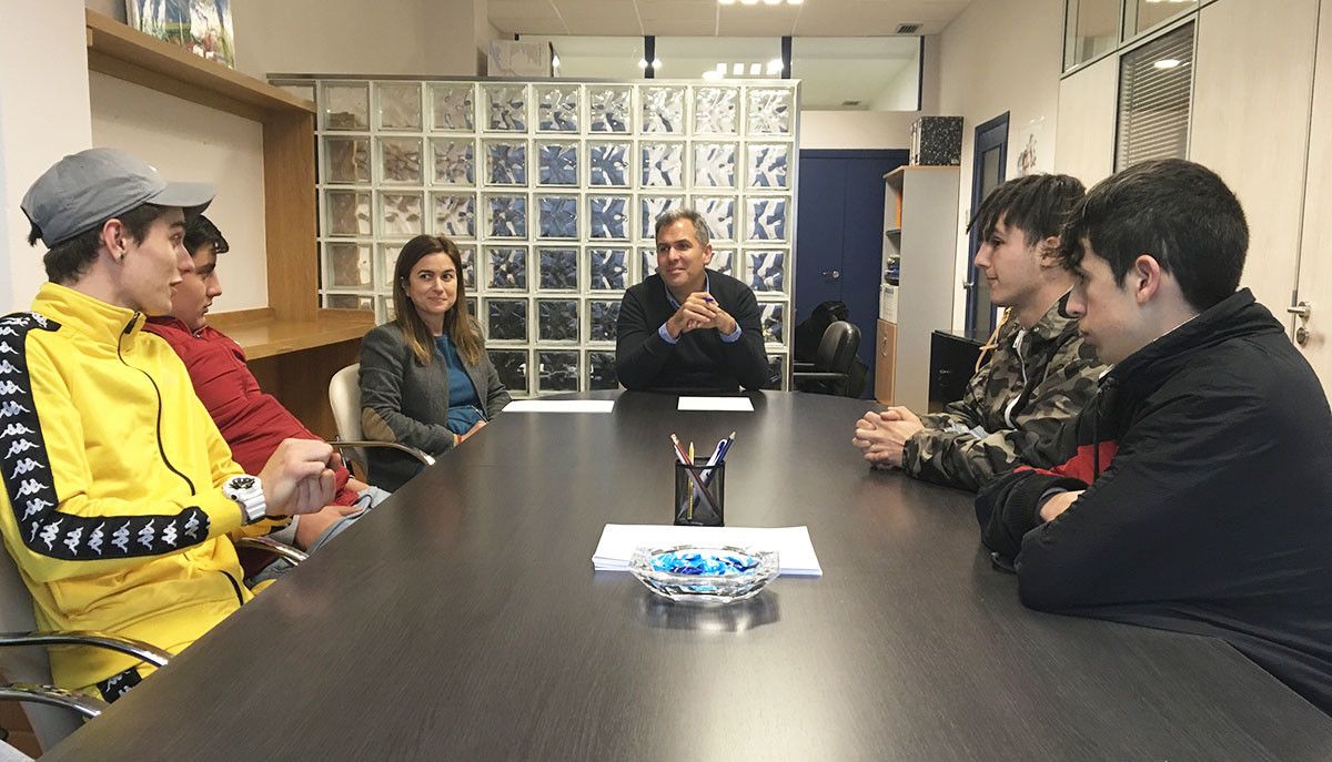 Reunión de Rafa Domínguez con colectivos de skaters