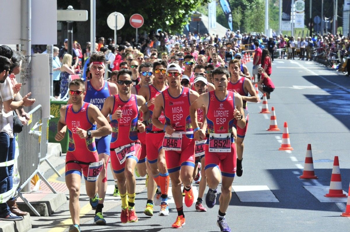 Competición de los Grupos de Edad en el Mundial de Duatlón de Pontevedra 2014