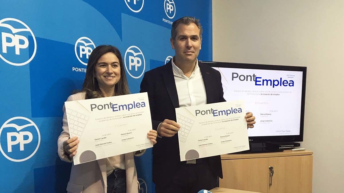 Pepa Pardo y Rafa Domínguez presentando el I Foro PontEmplea