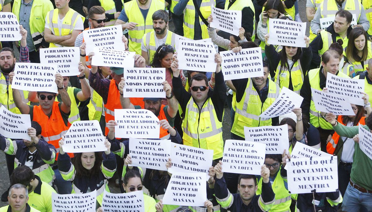 Movilización de los trabajadores de la fábrica de ENCE en Lourizán y de sus empresas auxiliares