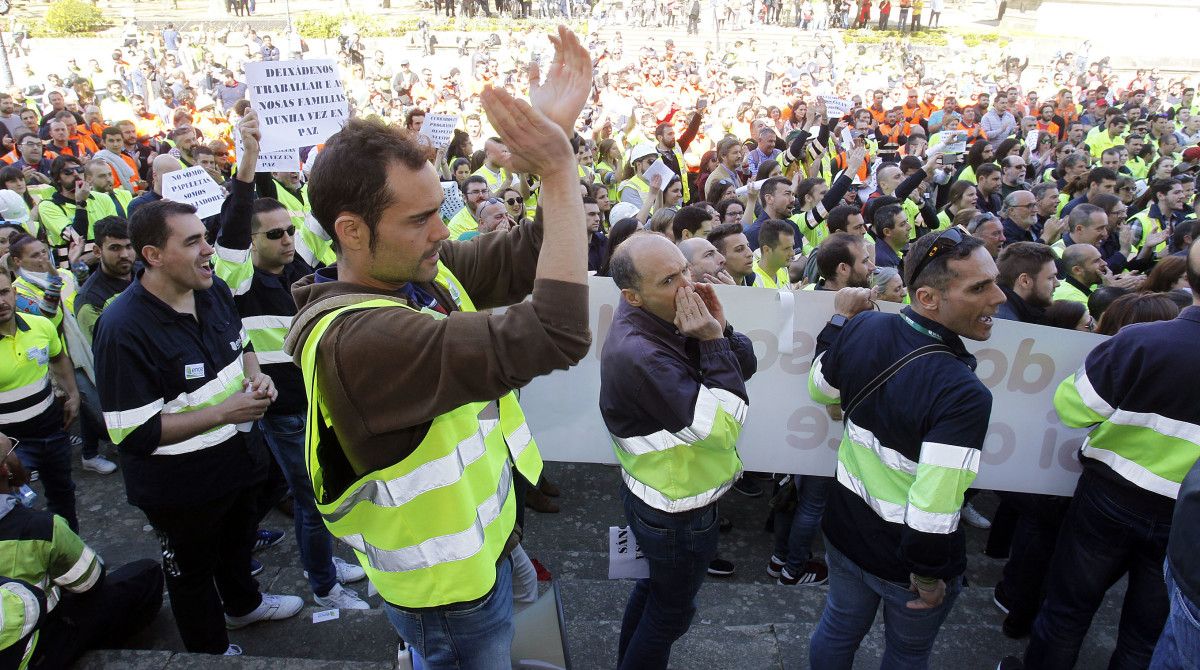 Movilización de los trabajadores de la fábrica de ENCE en Lourizán y de sus empresas auxiliares