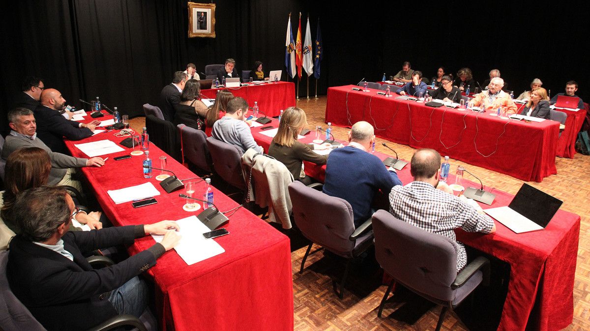 Pleno municipal en el Teatro Principal de Pontevedra