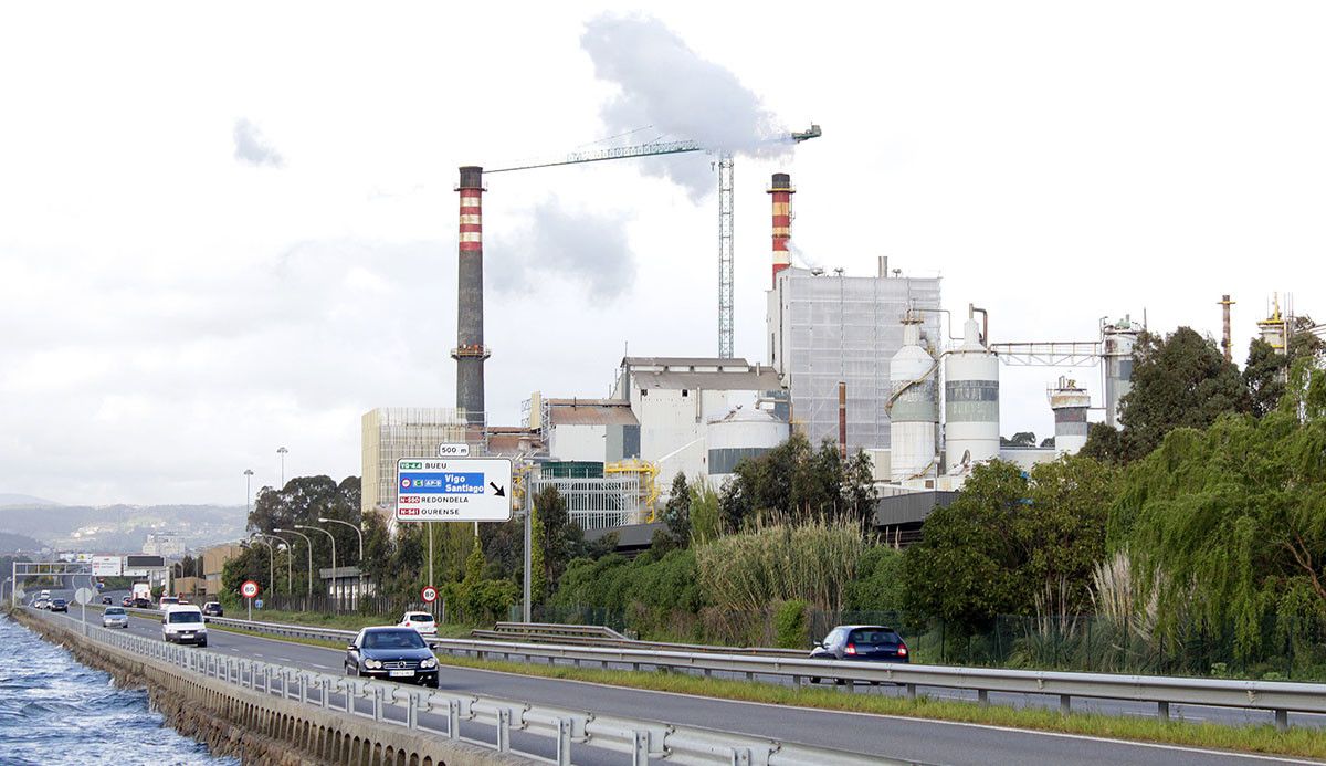 Fábrica de ENCE en la ría de Pontevedra