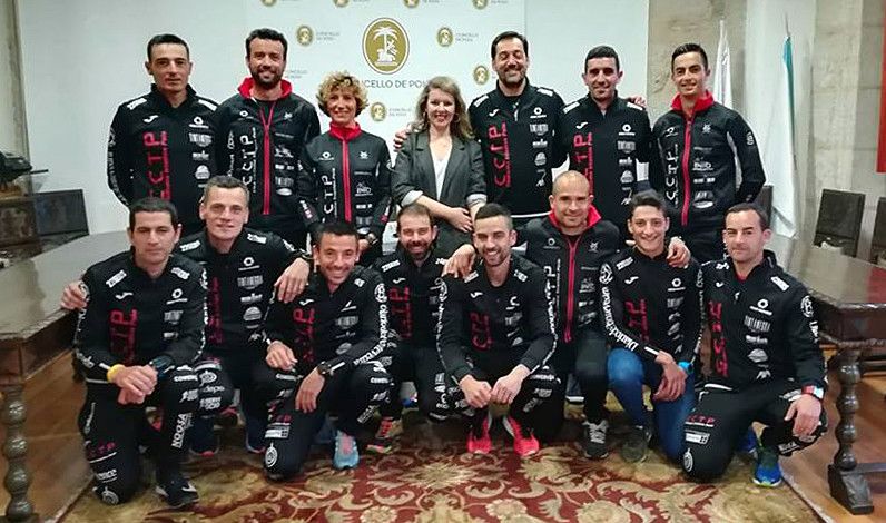 Presentación del equipo del Club Ciclismo Triatlón Poio que competirá en el ITU Multisport de Pontevedra