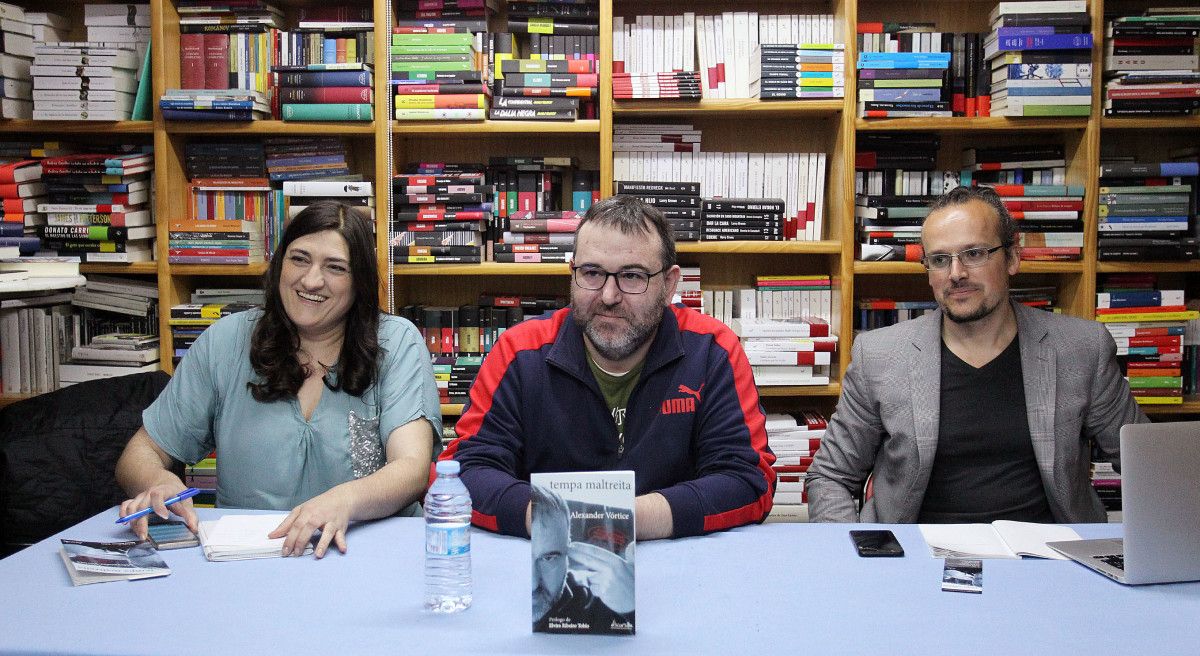 Alexander Vórtice presenta 'Tempa maltreita' en la librería Paz