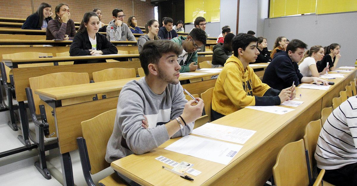 Exámenes de la ABAU en el campus de Pontevedra