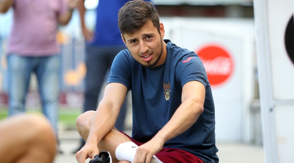 Kevin Presa, en un entrenamiento del Pontevedra en Pasarón