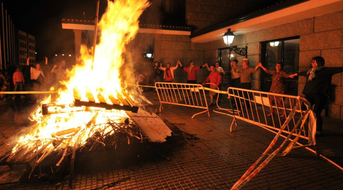 Hoguera de San Juan en Eduardo Pondal