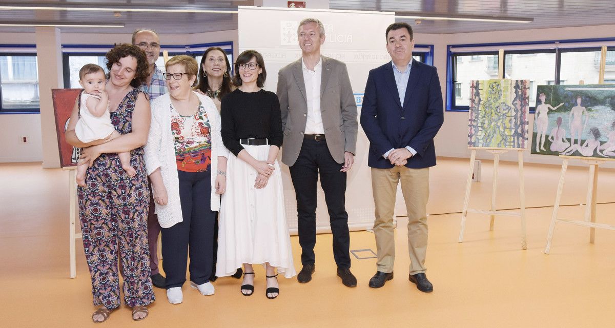 Presentación de la creación de un espacio dedicado al pintor Manolo Moldes en el edificio de la Xunta de Benito Corbal