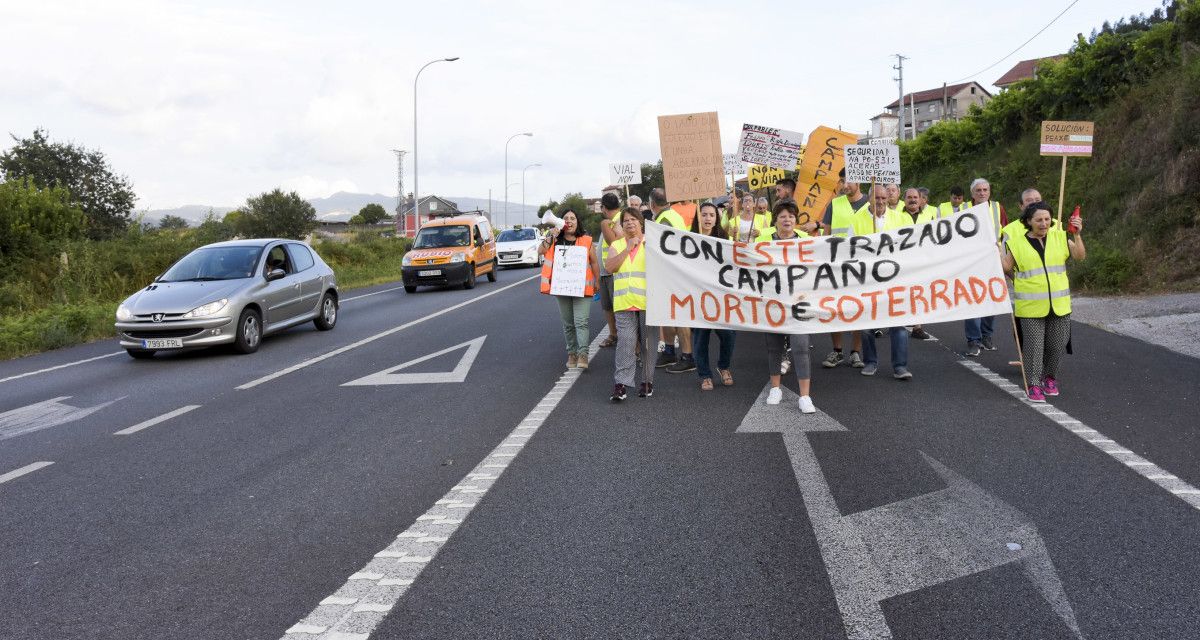 Marcha veciñal en Campañó contra o proxecto da variante de Alba