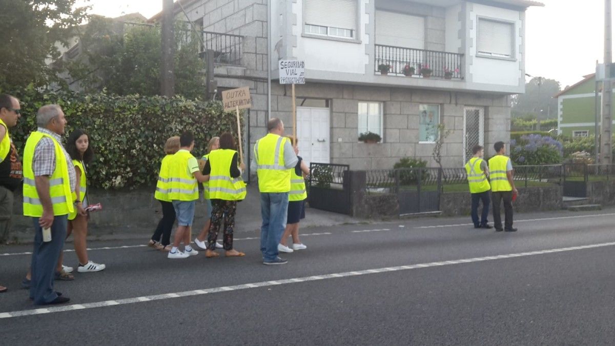 Protesta de los afectados por la Variante de Alba