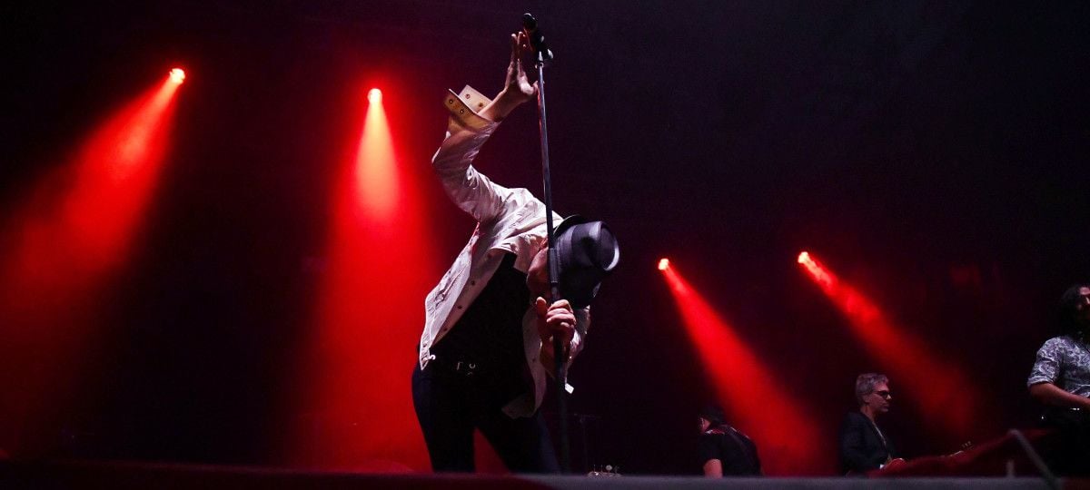 Concierto de 'Fondo Norte' y Tequila en la plaza da España en las Festas da Peregrina