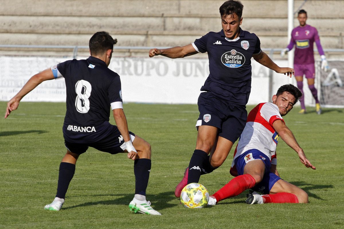 Primer partido de liga entre el Arosa y el Polvorín en A Lomba