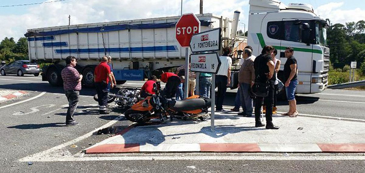 Colisión entre dos motoristas en la N-550