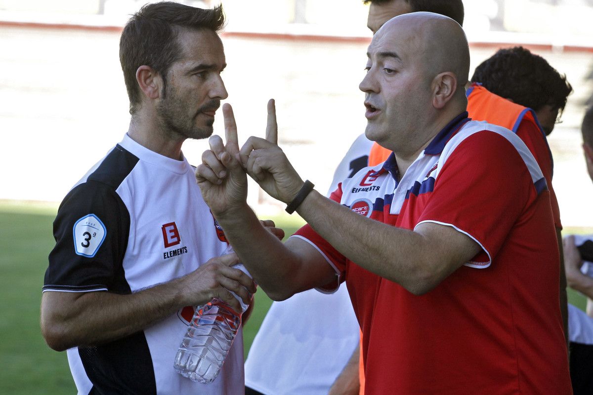 Partido de liga entre el Arosa y el Estradense en A Lomba