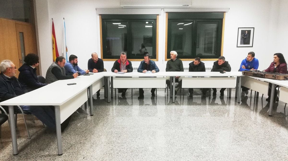 Reunión entre la Comunidade de Montes y el Concello de Barro