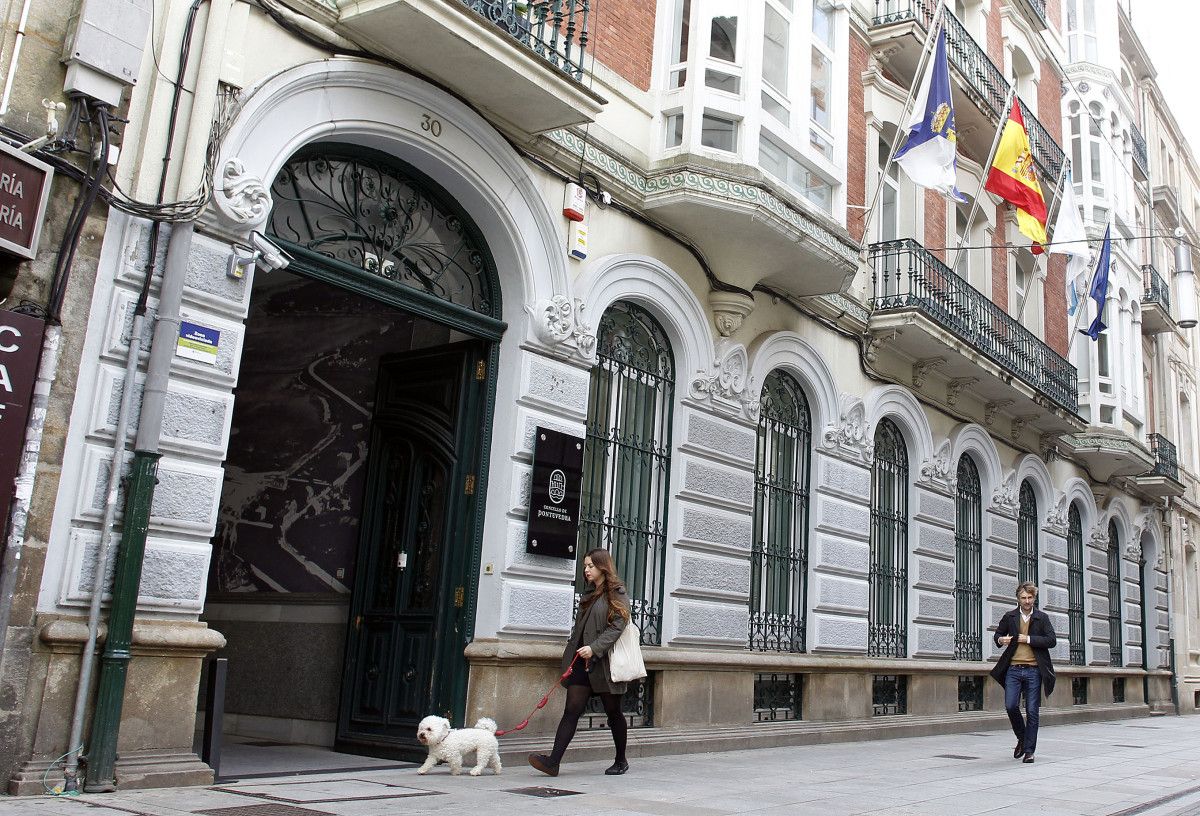 Fachada del Concello de Pontevedra en la calle Michelena