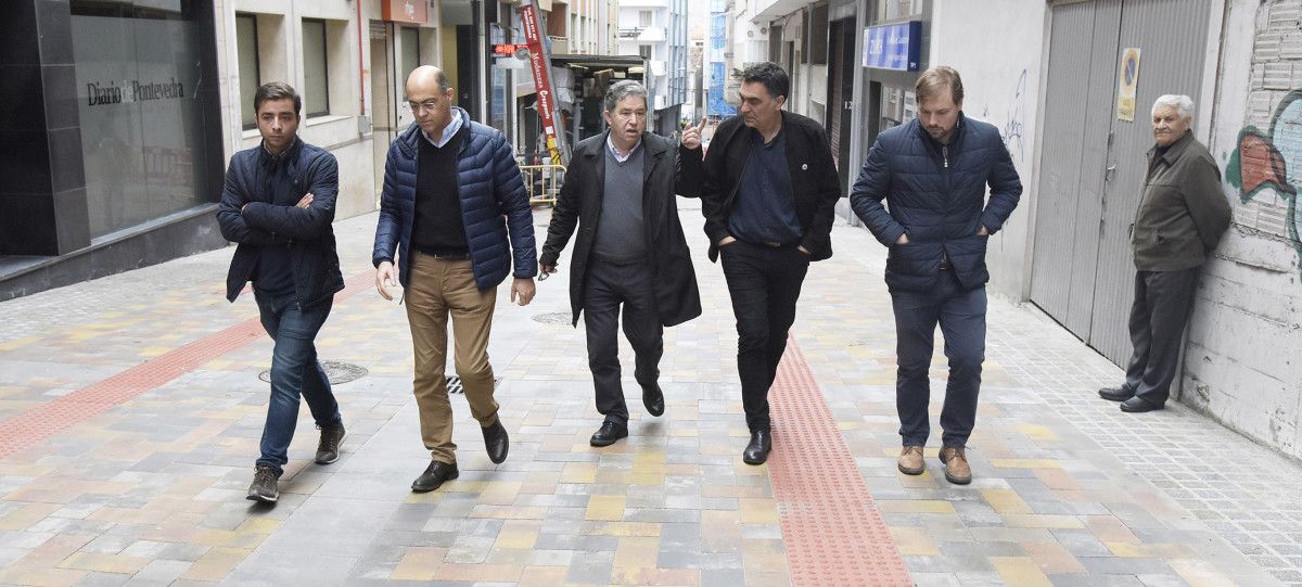 El alcalde de Pontevedra, Miguel Anxo Fernández Lores, visita las obras de la calle Lepanto