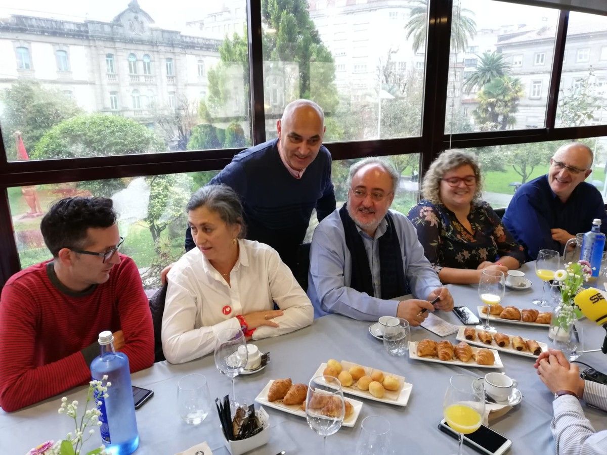 Desayuno informativo de los candidatos socialistas Guillermo Meijón y Marica Adrio