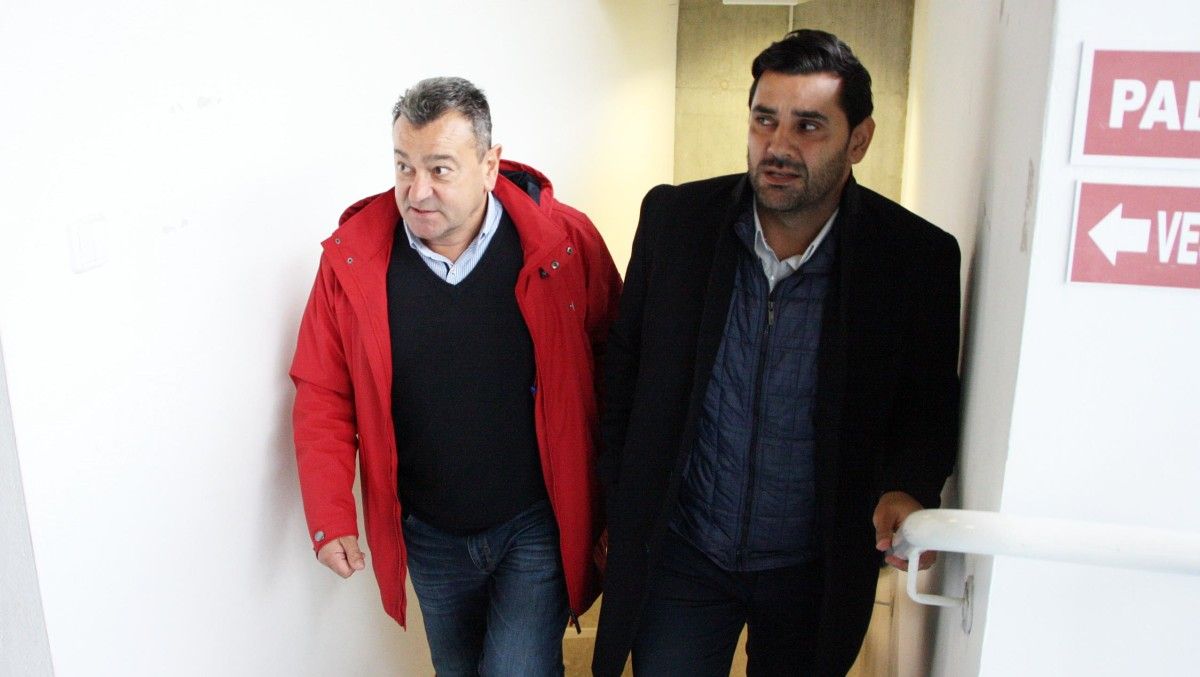 Carlos Pouso y Roberto Feáns  el día de la presentación del entrenador